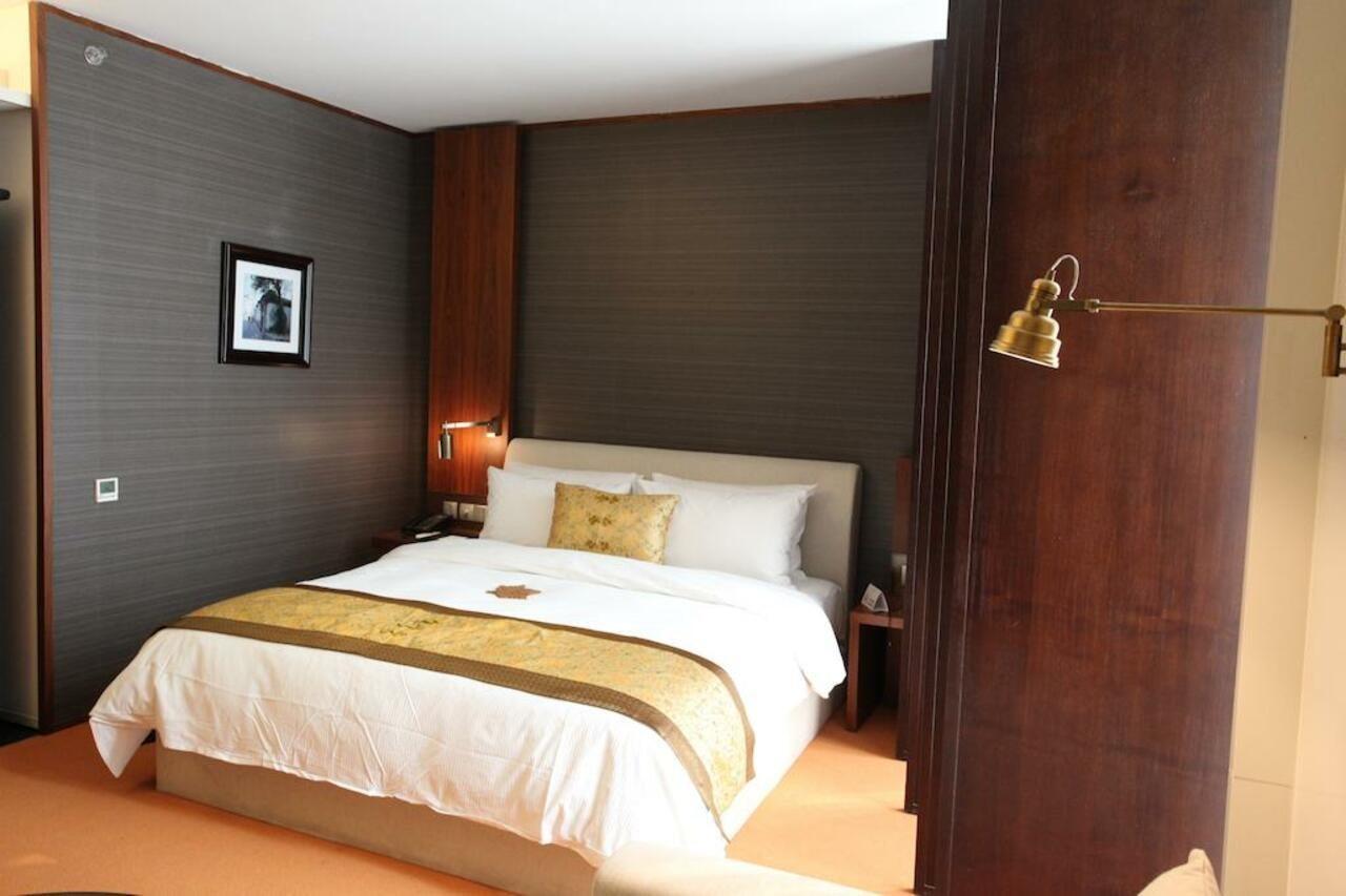 Hotel MoMc Peking  Buitenkant foto
